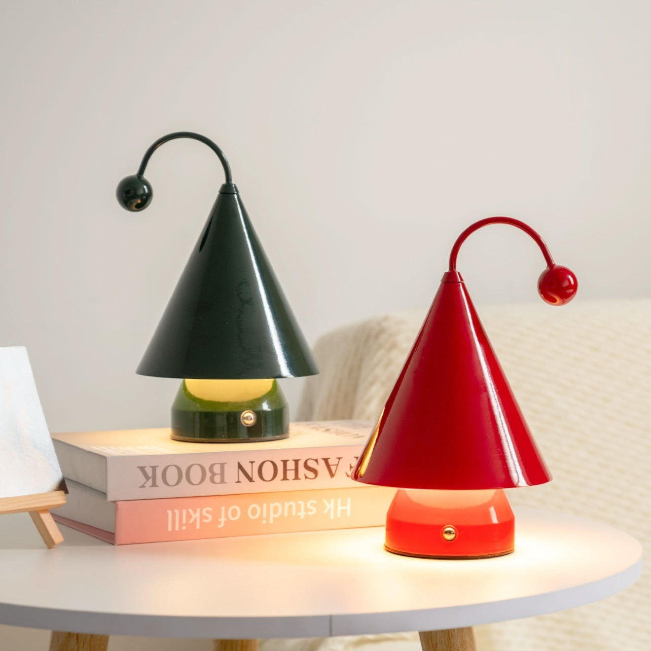 LumiCone – Stijlvolle tafellamp met verstelbare lichtkleur en modern design